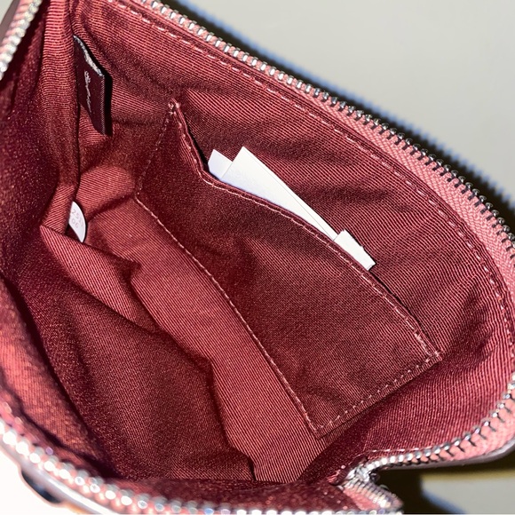 Coach leather Corner Zip Wristlet With Heart Rivets New - Picture 8 of 10